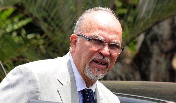 Gestão tucana em MG 'dá um show', diz Negromonte