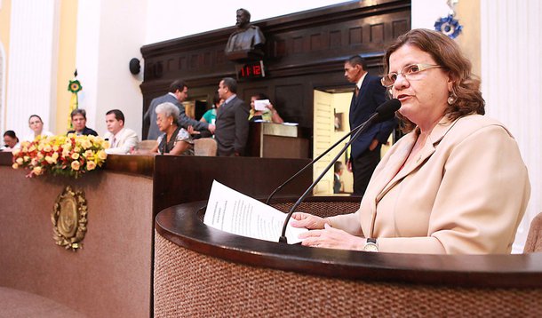 PT de Olinda adia decisão sobre entrega dos cargos