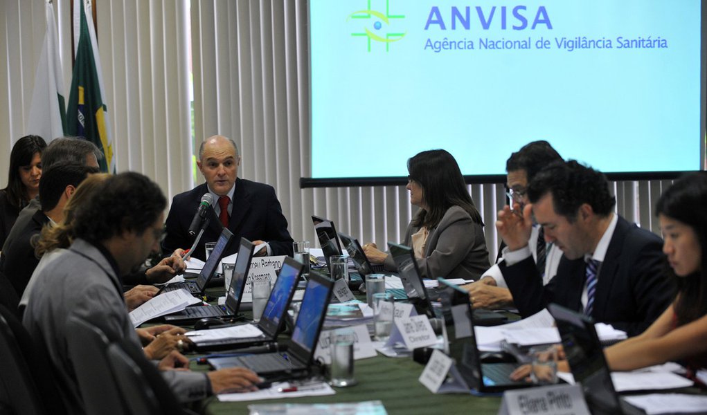 Anvisa decide: proibidos cigarros com sabor