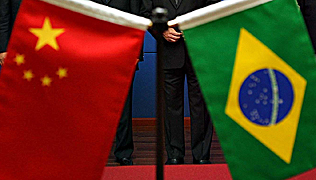Brasil e China; bandeiras