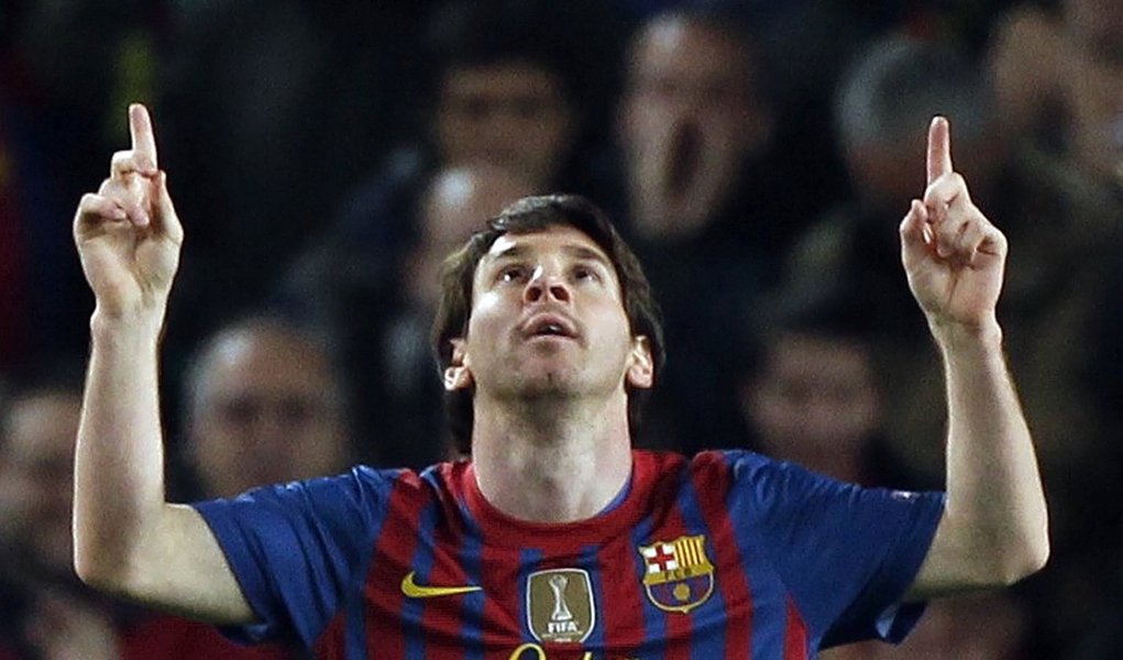 Messi dá show, marca cinco gols e Barcelona avança