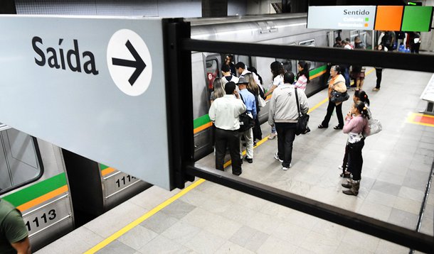 Servidores sabotam serviços do Metrô em Brasília