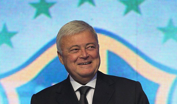 Teixeira diz que continua no comando da CBF