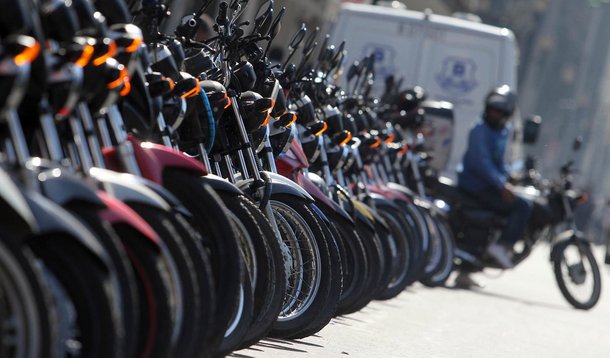 Acidentes com mulheres e motos aumentaram 