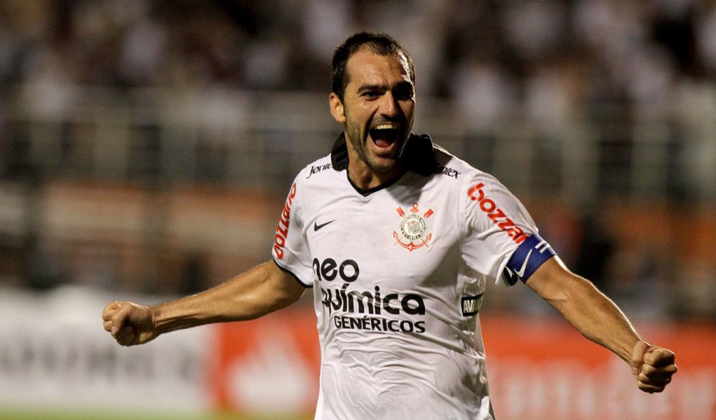 Corinthians conquista primeira vitória na Libertadores