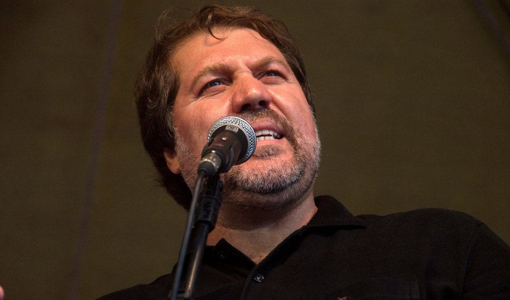 PT fecha com Renildo