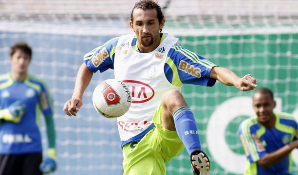 Barcos se irrita com apelido e xinga repórter da Globo