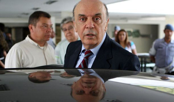 Campanha de Serra começa com vaia