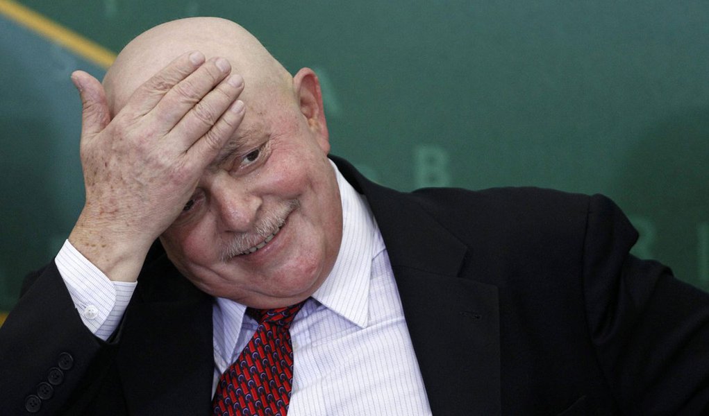 Lula fará exames para reavaliar câncer