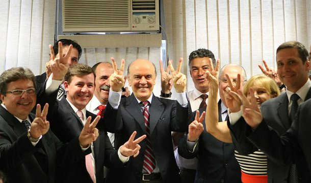 Bancada estadual do PSDB anuncia apoio a Serra