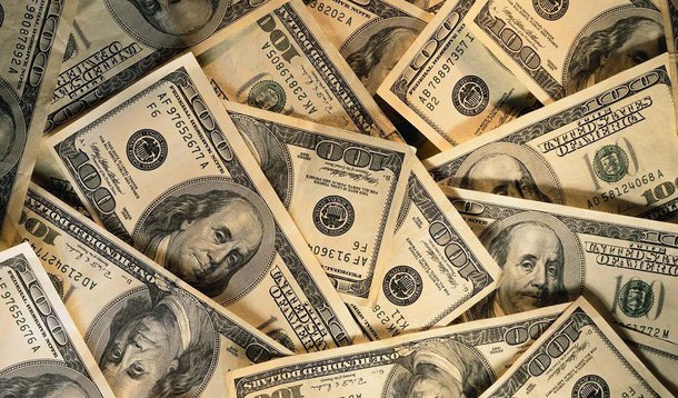 Governo divulga nova medida contra baixa do dólar