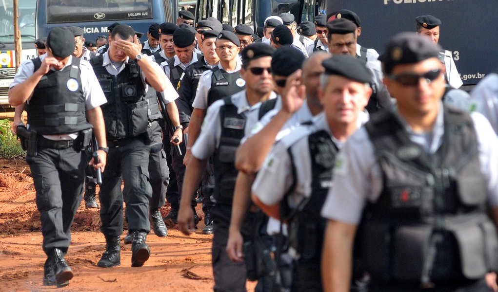 Oficiais de Brasília aderem ao indicativo de greve