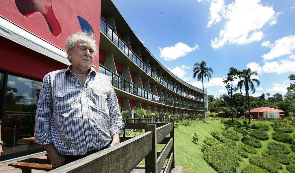 Juvenal chama Andrés Sanches de “analfabeto”