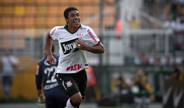Em três minutos, Corinthians vence Palmeiras por 2 a 1
