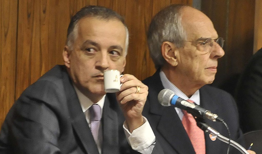 CPI segue com Cachoeira quieto: "É uma múmia"