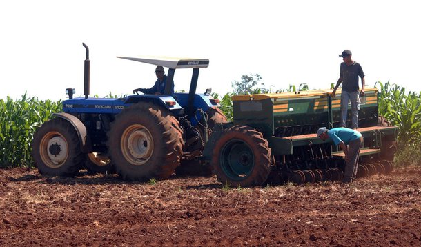 Brasileiros "ilegais" no Paraguai poderão perder terras