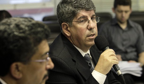 PT de São Paulo diz que prioriza alianças com base de Dilma