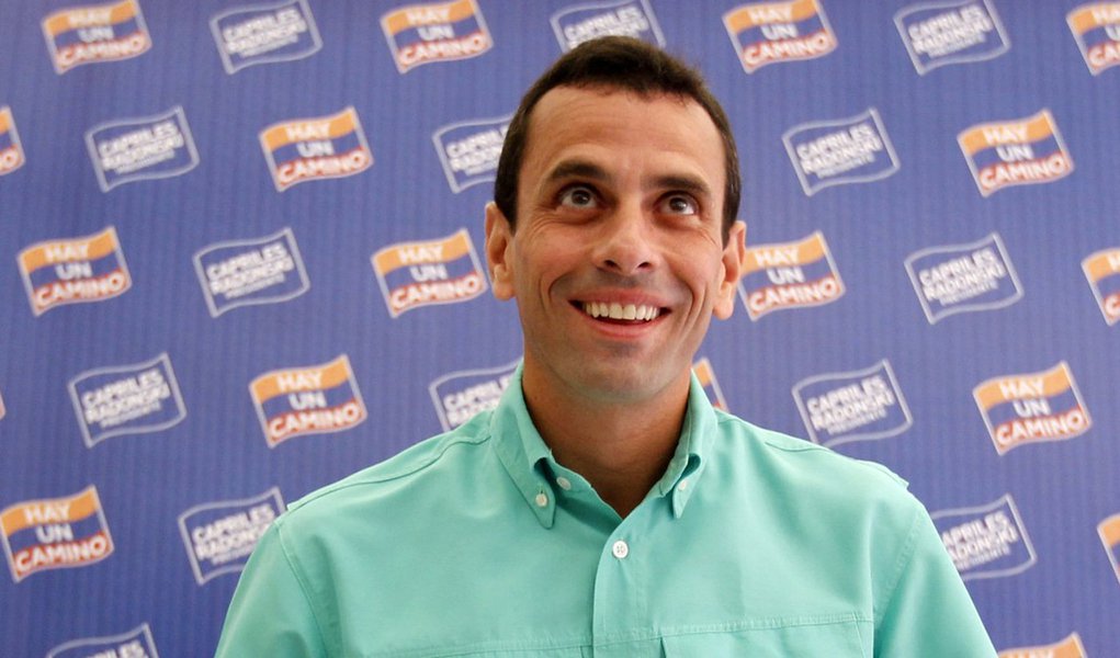 Capriles vence prévias na Venezuela