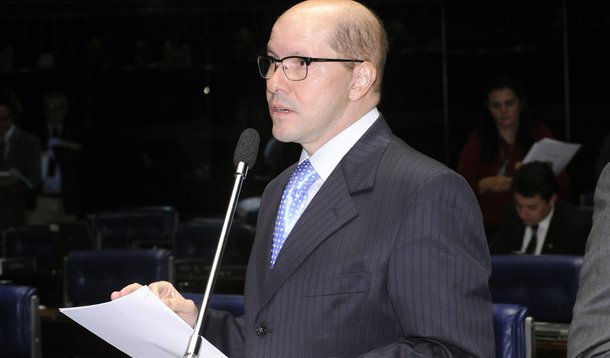 Demóstenes perde rede de proteção no Senado