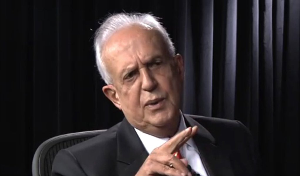 Jarbas: Dilma quer ganhar no grito e na cara feia