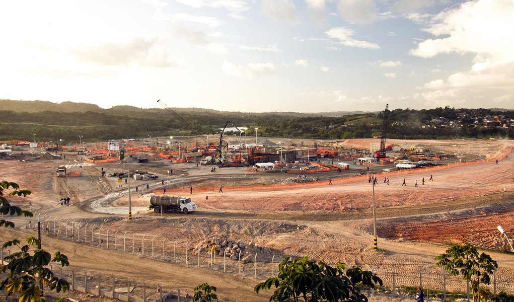 Equiparação aos salários do Complexo de Suape 