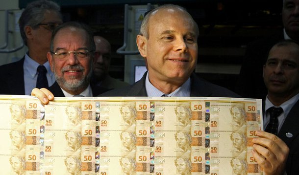 Mantega é denunciado por atos de improbidade