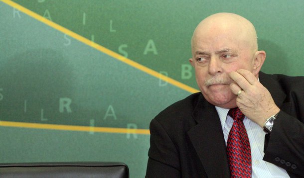 Lula quer adiantar aliança com Kassab para março