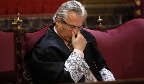 Corte Suprema da Espanha absolve juiz Baltasar Garzón