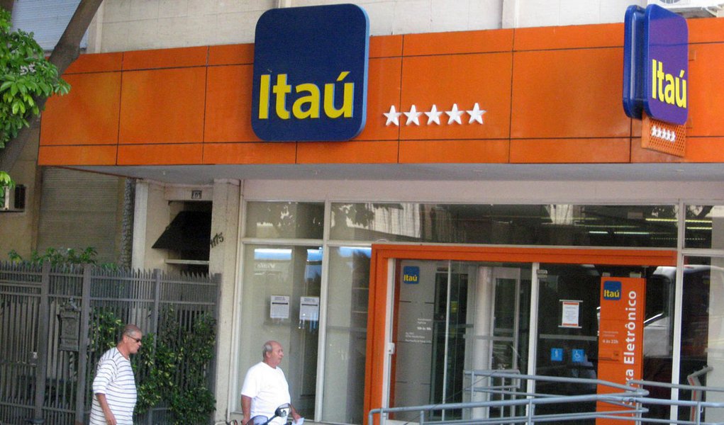 Lucro do Itau recua 3% no primeiro trimestre do ano