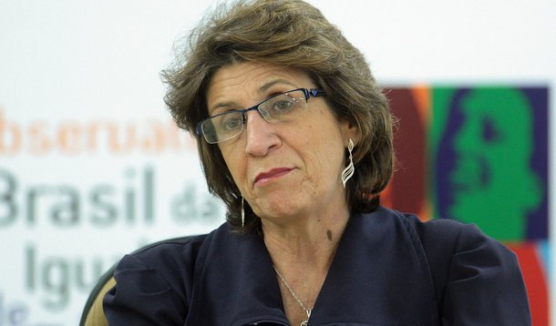 Iriny, desgastada, sai. Eleonora assume Mulheres