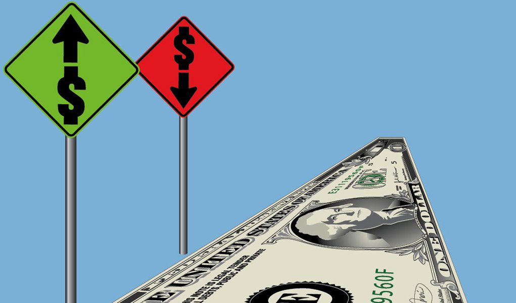 Com juros em queda e alta do dólar, como ficam as ações na Bolsa