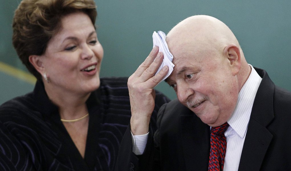 Dilma: "Não há limite para investir em educação"