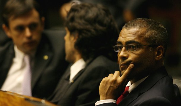 Romário diz que Valcke tem razão. Mais um gol?
