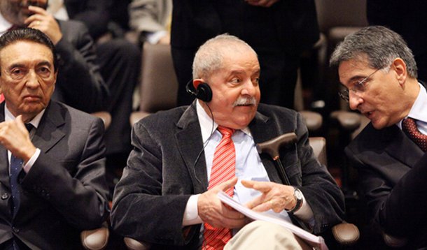 Desembargador cobra respeito a ex-presidentes