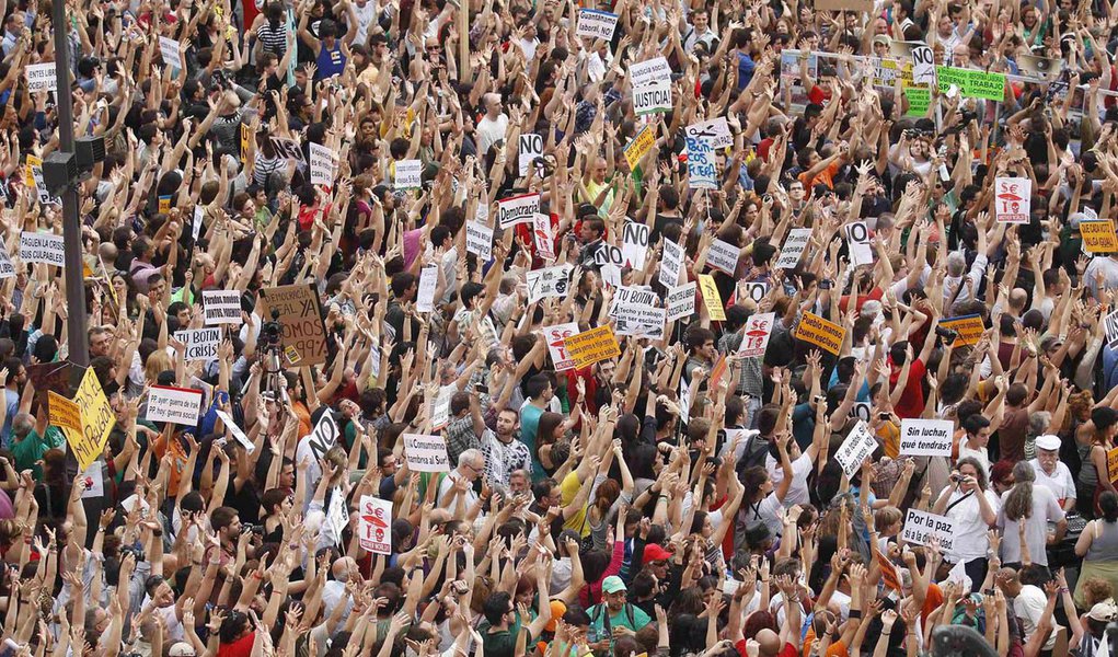 Na Espanha, movimento dos indignados completa um ano