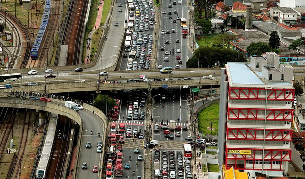 Ameaça de greve piora crise do Metrô em São Paulo