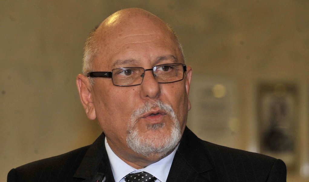 Presidente da Caixa alfineta bancos privados