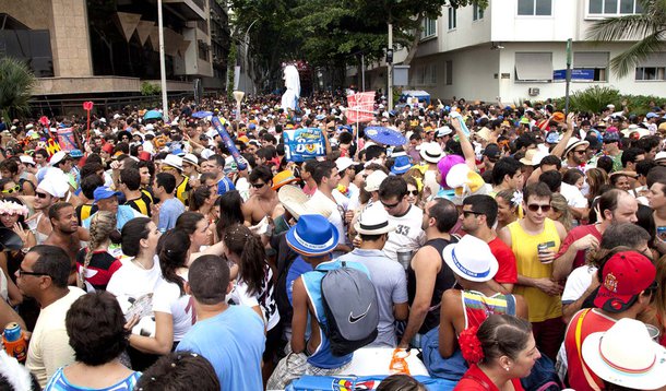 Cem blocos na rua carnavalizam o Rio de Janeiro