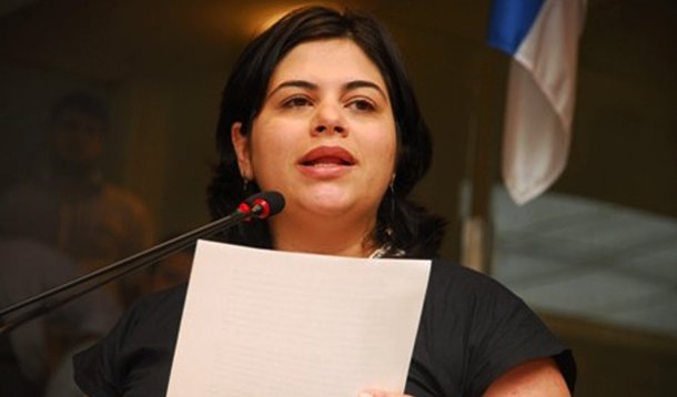 Priscila aciona o TCE sobre ausência de licitações da PCR