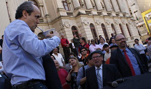 Fruet, candidato em Curitiba, levanta problemas pela internet