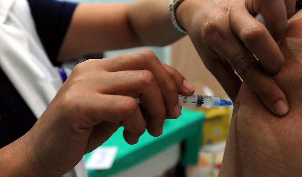 Vacinação contra gripe suína começa no sábado 