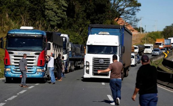 Greve nacional de caminhoneiros 21/05/2018 REUTERS/Rodolfo Buhrer