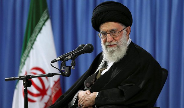 O Irã está disposto a retomar seu programa nuclear e aumentar sua capacidade de enriquecer urâni; líder do país, Ayatollah Khamenei, disse que está preparado para retomar as atividades, caso o acordo nuclear de 2015 falhe; no início do mês passado, o presidente americano Donald Trump anunciou a saída do acordo; desde então, líderes europeus se esforçam para mantê-lo, o Irã pode comunicar sua decisão ainda hoje (5) à agência nuclear das Nações Unidas (Agência Internacional de Energia Atômica - Aiea)