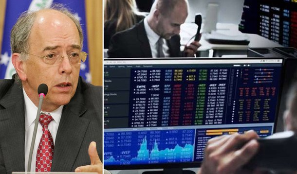 Ibovespa Futuro desabou mais de 1.500 pontos, para a faixa de 76.500 pontos após a notícia de que o presidente da Petrobras (PETR4 +0,53%), Pedro Parente pediu demissão. Com a notícia, os papéis da companhia entraram em leilão e estão "congelados" desde às 11h20 (horário de Brasília); ADRs da estatal negociados em Nova York, por sua vez, registram queda de 11,26%, indicando que as ações devem voltar aos negócios com forte perda