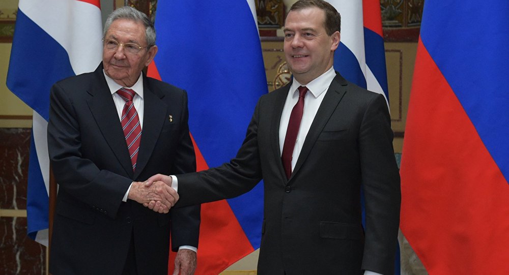 Dez empresas russas receberam permissão para fornecer seus produtos para Cuba, informou a agência reguladora de segurança alimentar da Rússia, ; "Como resultado das inspeções, o lado cubano concedeu o direito de acesso ao seu mercado de produtos russos de 10 empresas", revelou a agência; entregas russas incluirão aves, carne bovina e produtos lácteos