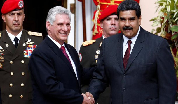 Em sua primeira visita ao exterior como chefe de Estado e de Governo de Cuba, o presidente Díaz-Canel manteve conversações de alto nível com o mandatário venezuelano, Nicolás Maduro, que autorizou envio de ajuda emergencial à ilha socialista. Relações entre ambos os países se ampliam e aprofundam