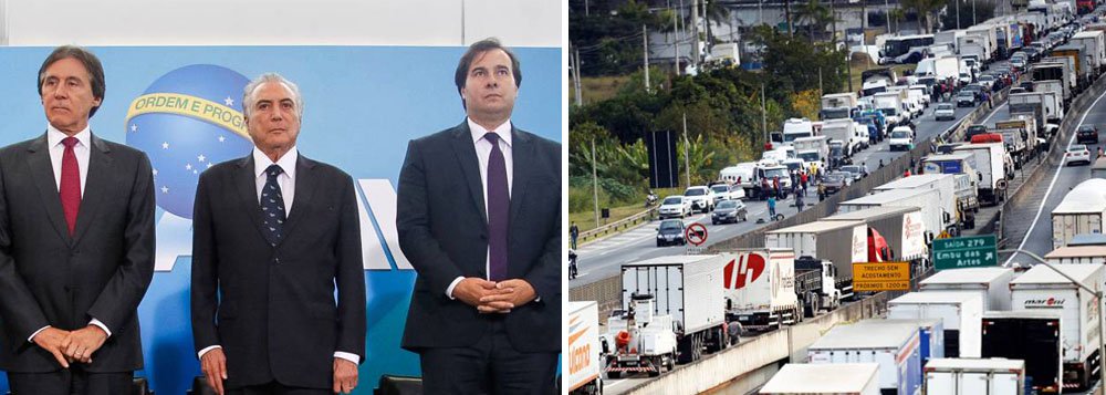 Em nota conjunta que demonstra total desespero, os chefes do Executivo, da Câmara e do Senado "conclamam todos os envolvidos nas manifestações a retornarem ao trabalho e propiciar normalidade à vida de todos os brasileiros"; "Há necessidade indispensável de abastecer todos os setores da economia nacional, particularmente aos que dizem respeito a alimentação, medicamentos e combustíveis", diz ainda o texto; governo Temer saiu mais fragilizado do que já estava da greve dos caminhoneiros