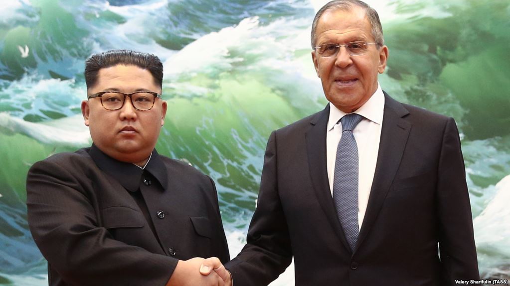 O líder da República Popular Democrática da Coreia (RPDC), Kim Jong-un, garantiu ao chanceler russo, Serguei Lavrov, que o país sempre está disposto a dialogar e estreitar a cooperação bilateral com a Rússia