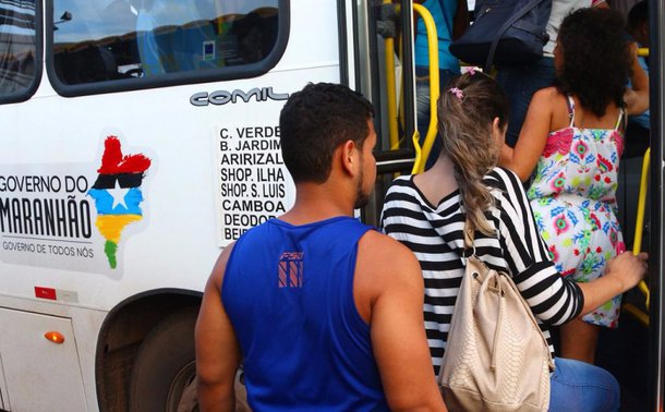 Além de ter a terceira menor carga tributária para a gasolina, o Maranhão reduziu, em 2016, o imposto do óleo diesel para o transporte coletivo; objetivo foi evitar que houvesse mais repasses aos passageiros; carga tributária diretamente ligada ao ICMS no estado só não é menor que a de Santa Catarina e São Paulo