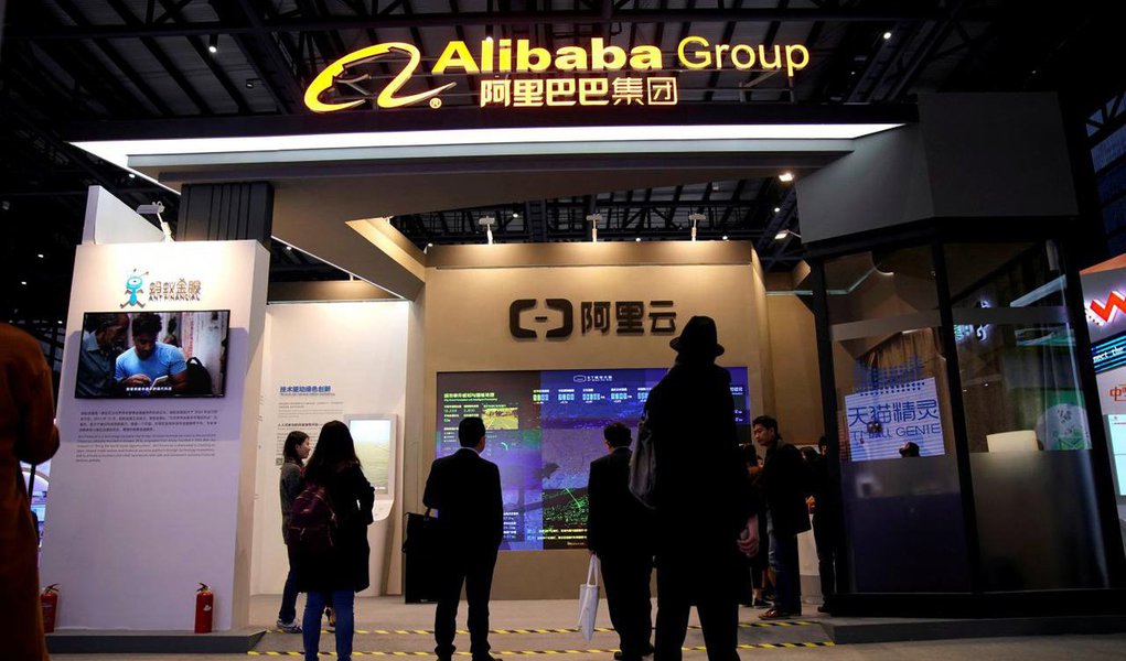 Durante a Expo China de 2018, no ultimo sábado (26), em Guiyang, província de Guizhou, foi apresentada uma plataforma de análise visual de big data. A feira atraiu mais de 40 mil participantes de quase 30 países